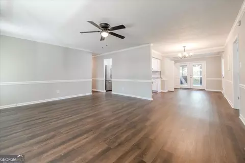 Living - 500 Pinecrest Dr, Warner Robins, GA 31093 photo 1 of 4