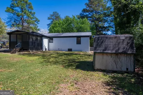 Exterior - 500 Pinecrest Dr, Warner Robins, GA 31093 photo 4 of 10