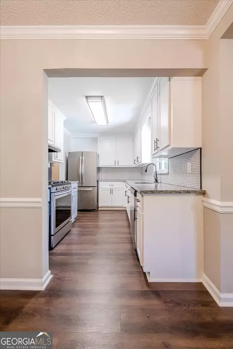 Kitchen - 500 Pinecrest Dr, Warner Robins, GA 31093 photo 1 of 9