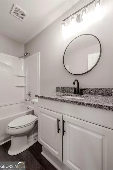 Bath - 500 Pinecrest Dr, Warner Robins, GA 31093 photo 2 of 4