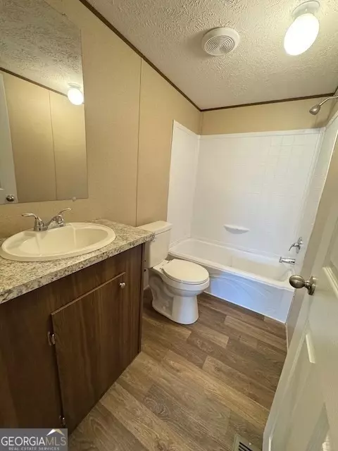 Bath - 183 Jack Pinyon Rd, Jasper, GA 30143 photo 3 of 4