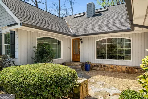 570 Glen Eagles Cir SE, Marietta, GA 30067