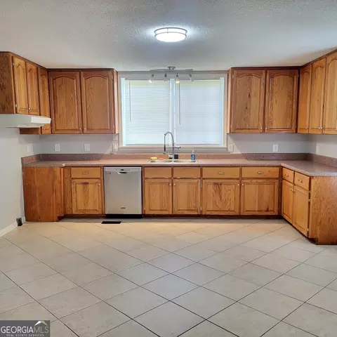 707 Spring St, Valley, AL 36854 photo 9