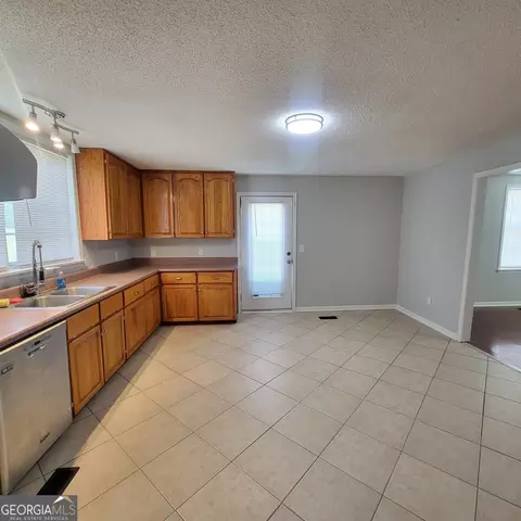 707 Spring St, Valley, AL 36854 photo 10