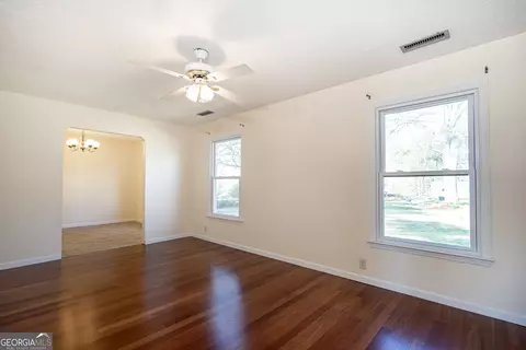 Living - 110 W Pyne Dr, Lagrange, GA 30240 photo 2 of 4