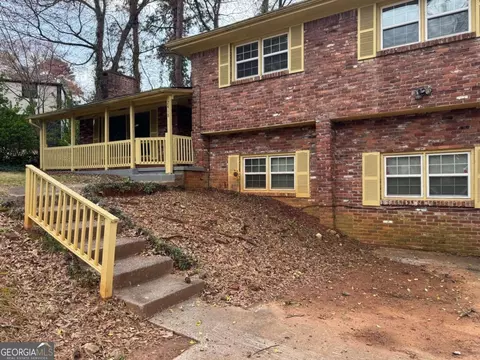 2418 Green Forrest Dr, Decatur, GA 30032