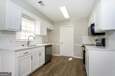 Kitchen - 218 Hearthstone Dr, Lagrange, GA 30241 photo 1 of 3