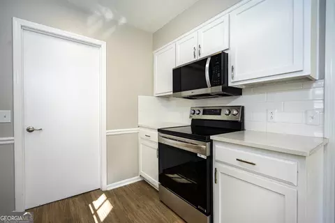 Kitchen - 218 Hearthstone Dr, Lagrange, GA 30241 photo 3 of 3