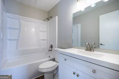 Bath - 218 Hearthstone Dr, Lagrange, GA 30241 photo 1 of 3