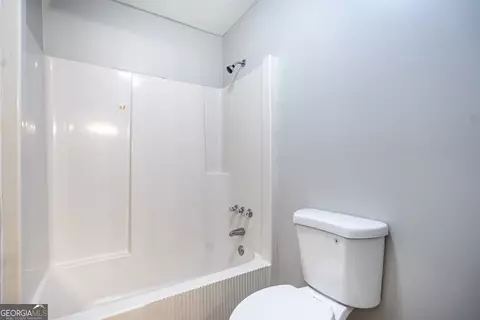 Bath - 218 Hearthstone Dr, Lagrange, GA 30241 photo 3 of 3