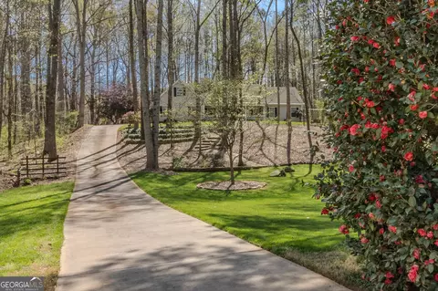 65 Dundee Pl, Sharpsburg, GA 30277