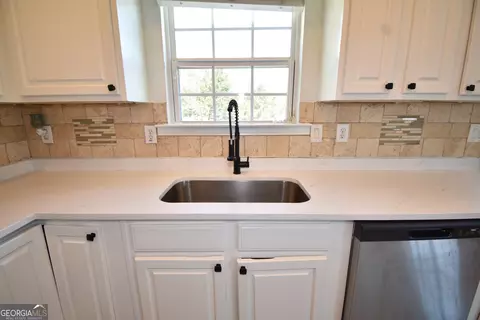 Kitchen - 116 Ducati Dr, Mcdonough, GA 30252 photo 4 of 5