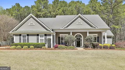 410 Denton Cir, Fayetteville, GA 30215