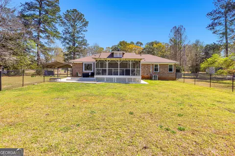 142 Hazel Way, Lagrange, GA 30241 photo 2