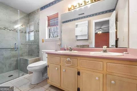 Bath - 595 Davis Rd, Pembroke, GA 31321 photo 1 of 3