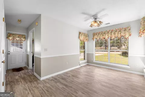 Living - 595 Davis Rd, Pembroke, GA 31321 photo 1 of 4