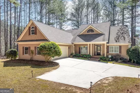 404 Golden Delicious Rd, Clarkesville, GA 30523
