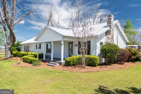150 Samuel St, Ray City, GA 31645