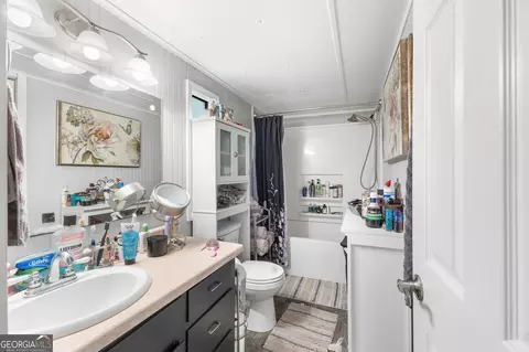 Bath - 1470 Overlook Ridge Rd, Bishop, GA 30621 photo 1 of 2