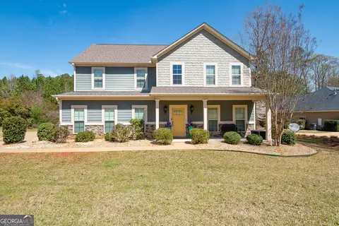 106 Creek Pointe Dr, Lagrange, GA 30240
