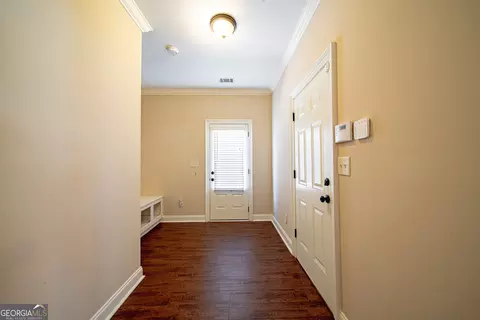 Entry Way - 106 Creek Pointe Dr, Lagrange, GA 30240 photo 3 of 6