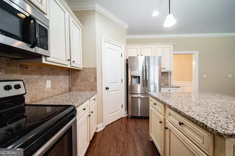 Kitchen - 106 Creek Pointe Dr, Lagrange, GA 30240 photo 1 of 4