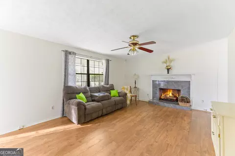90 Cumberland Dr, Rex, GA 30273 photo 4