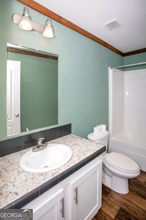 Bath - 37 Garr Rd, Jackson, GA 30233 photo 4 of 4