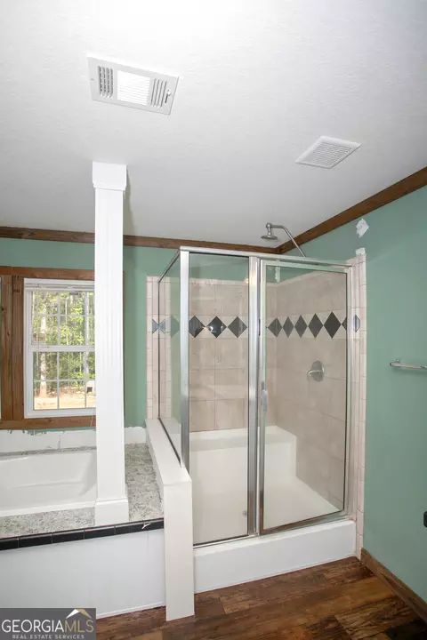 Bath - 37 Garr Rd, Jackson, GA 30233 photo 3 of 4