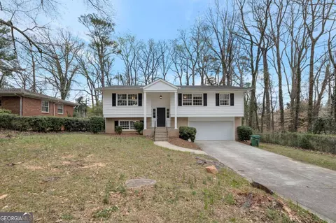 2300 Greenway Dr, Decatur, GA 30035