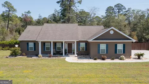 2604 Alton Cir, Waycross, GA 31501