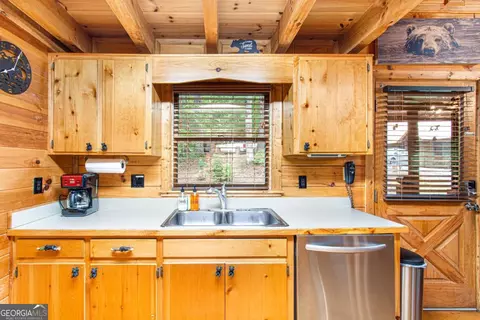 Kitchen - 20 Dean Ct, Cherry Log, GA 30522 photo 2 of 3