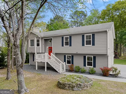 867 Georgetowne Dr, Winder, GA 30680