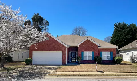 325 Autumn Glen Cir, Fayetteville, GA 30215