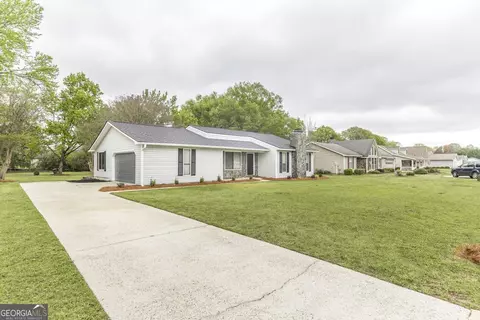 415 Sentry Oaks Dr, Warner Robins, GA 31093