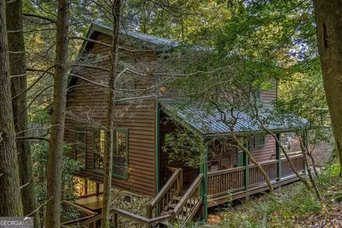 453 Flat Creek Xing, Blue Ridge, GA 30513