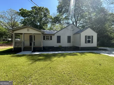 5122 Hillcrest Dr NW, Covington, GA 30014