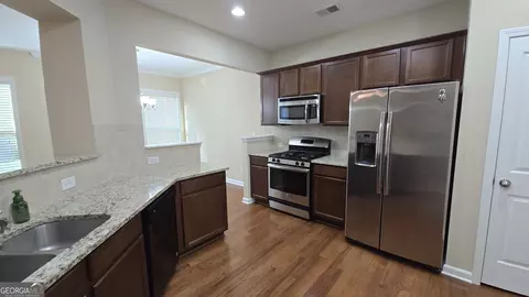 Kitchen - 4440 Cedar Bridge Walk, Suwanee, GA 30024 photo 4 of 8