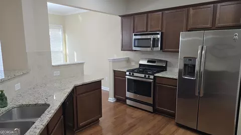 Kitchen - 4440 Cedar Bridge Walk, Suwanee, GA 30024 photo 6 of 8