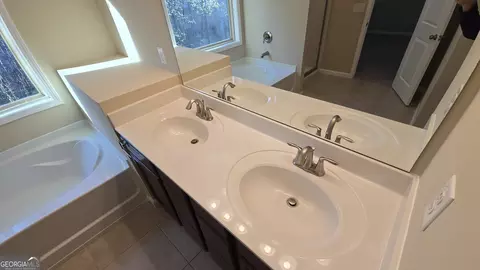 Bath - 4440 Cedar Bridge Walk, Suwanee, GA 30024 photo 3 of 6
