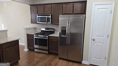 Kitchen - 4440 Cedar Bridge Walk, Suwanee, GA 30024 photo 5 of 8