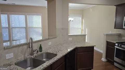 Kitchen - 4440 Cedar Bridge Walk, Suwanee, GA 30024 photo 7 of 8