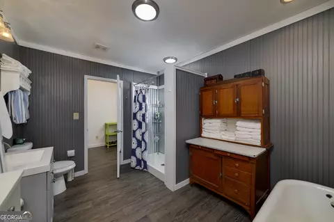 Bath - 159 Thomas Dr, Jackson, GA 30233 photo 1 of 5