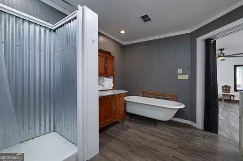 Bath - 159 Thomas Dr, Jackson, GA 30233 photo 2 of 5