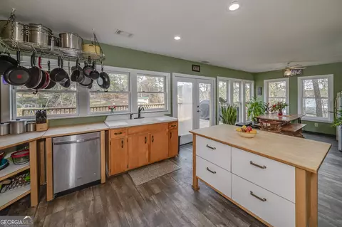 Kitchen - 159 Thomas Dr, Jackson, GA 30233 photo 3 of 4
