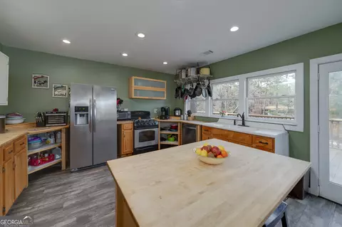 Kitchen - 159 Thomas Dr, Jackson, GA 30233 photo 1 of 4