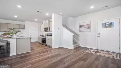Entry Way - 112 Azure Dr, Savannah, GA 31419 photo 2 of 12