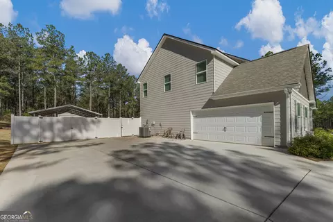 Exterior - 205 Millwood Ct, Lagrange, GA 30241 photo 3 of 5
