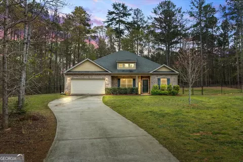 1106 Auburn Loop Rd, Griffin, GA 30223