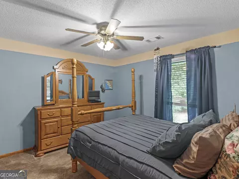 Bedroom - 143 Hamlin Rd, Jackson, GA 30233 photo 4 of 4